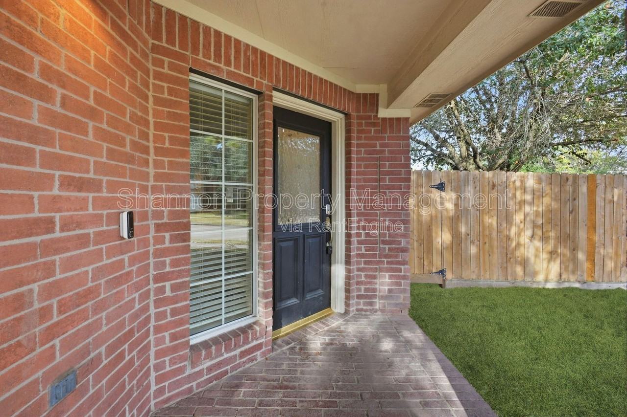 24802 Sageford Ct - Photo 5 of 49