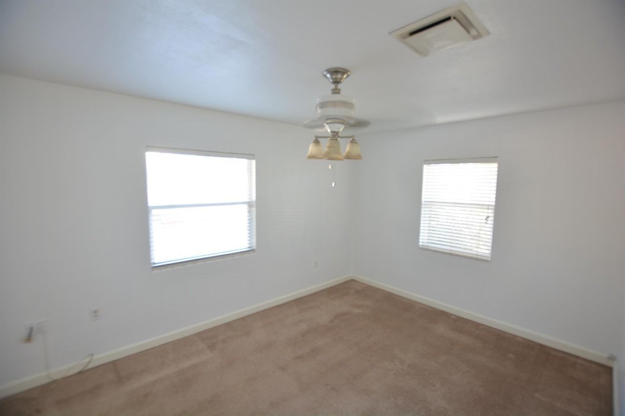 2804 Woodland Hills Ave - Photo 3 of 6