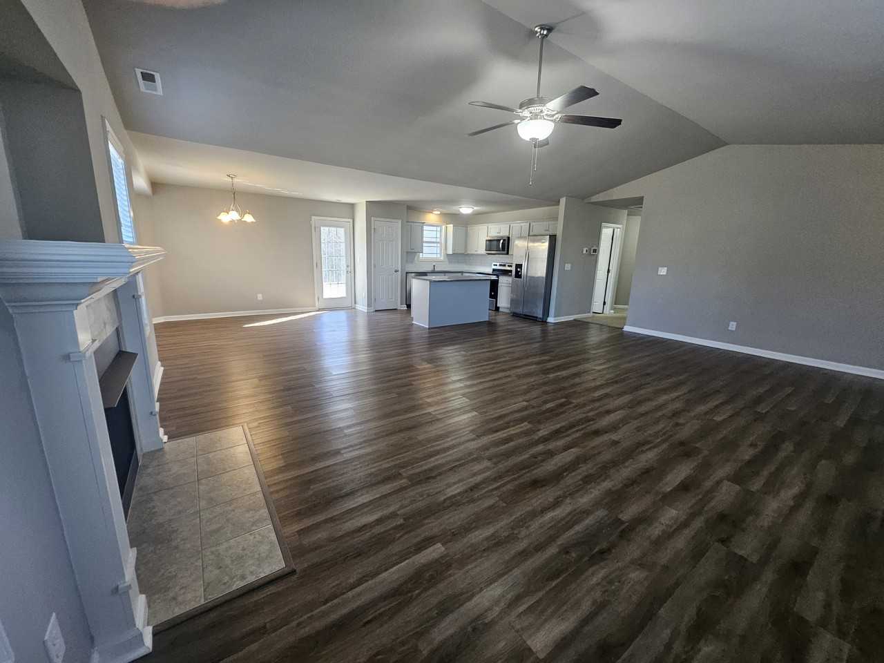 318 N Landing Dr - Photo 2 of 21