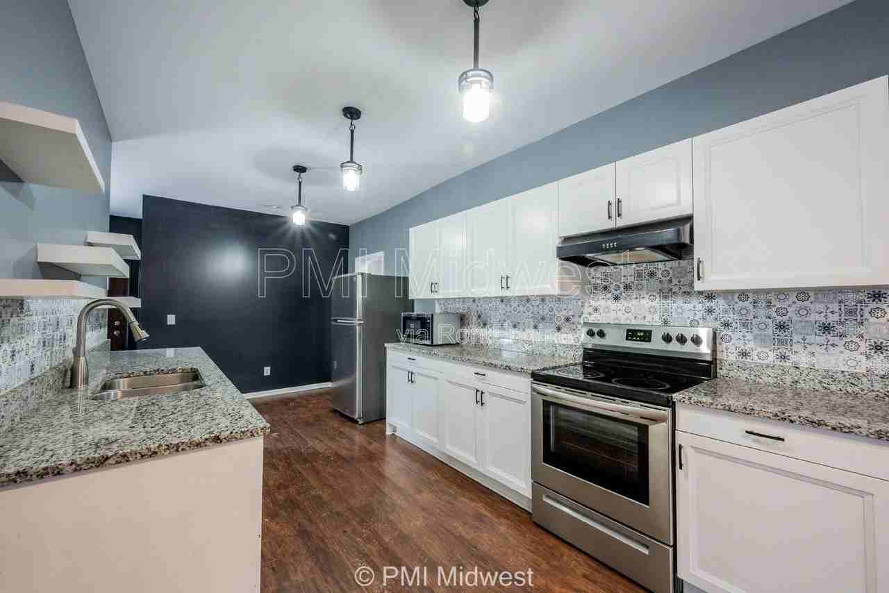 3159 E Washington St - Photo 4 of 19