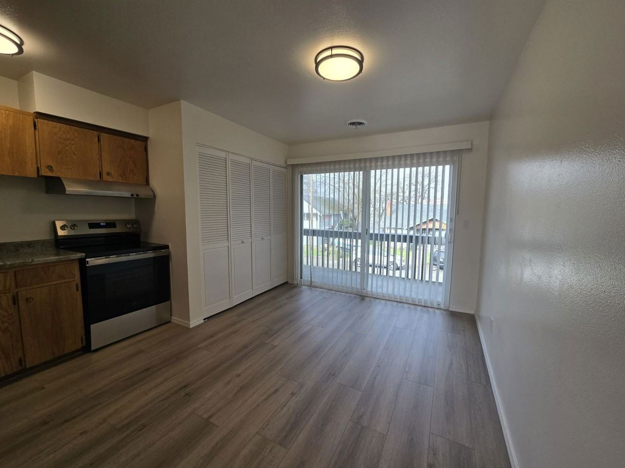 633 Se Flint St #11 - Photo 6 of 15