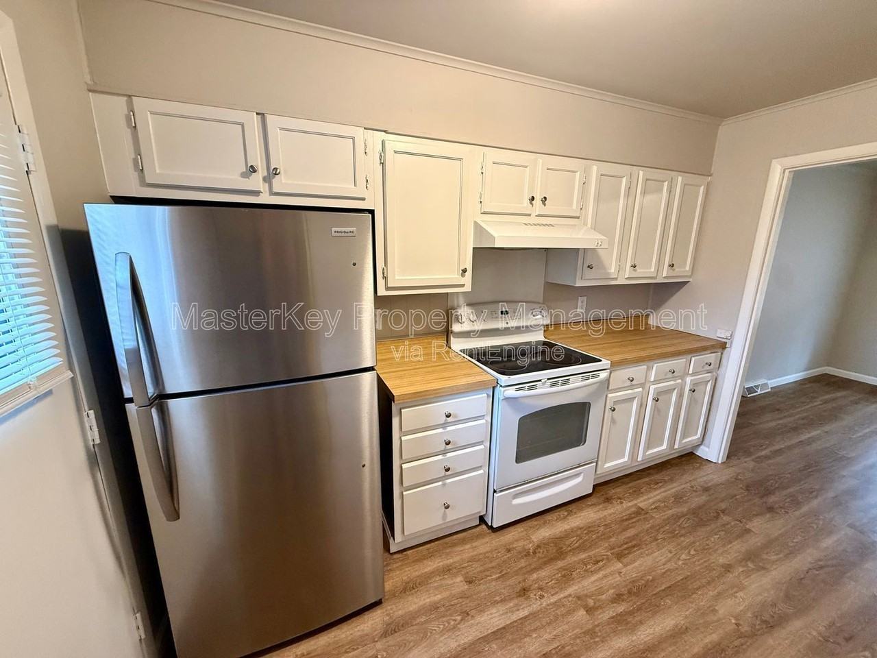 221 Byrum St - Photo 2 of 19