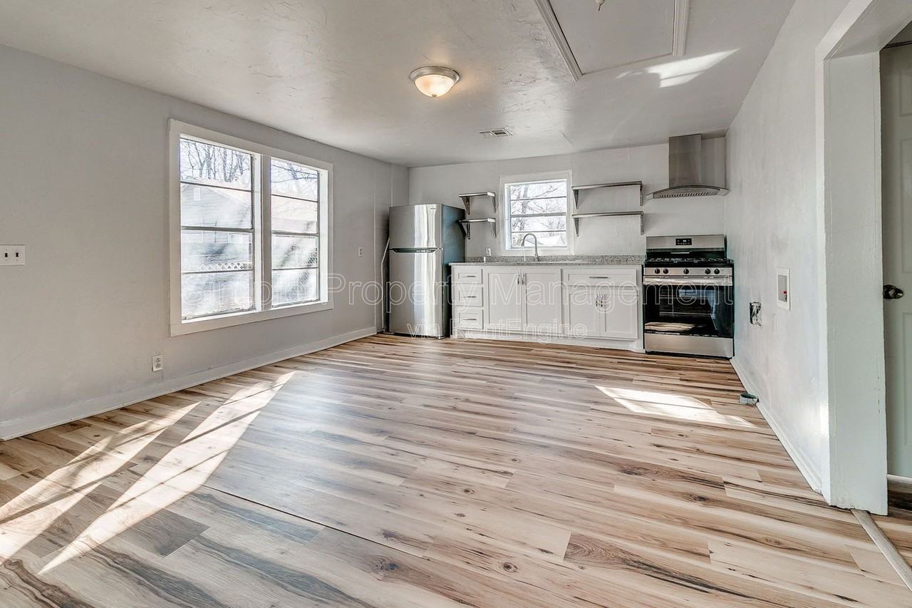 620 W Acres St #1 - Photo 5 of 18