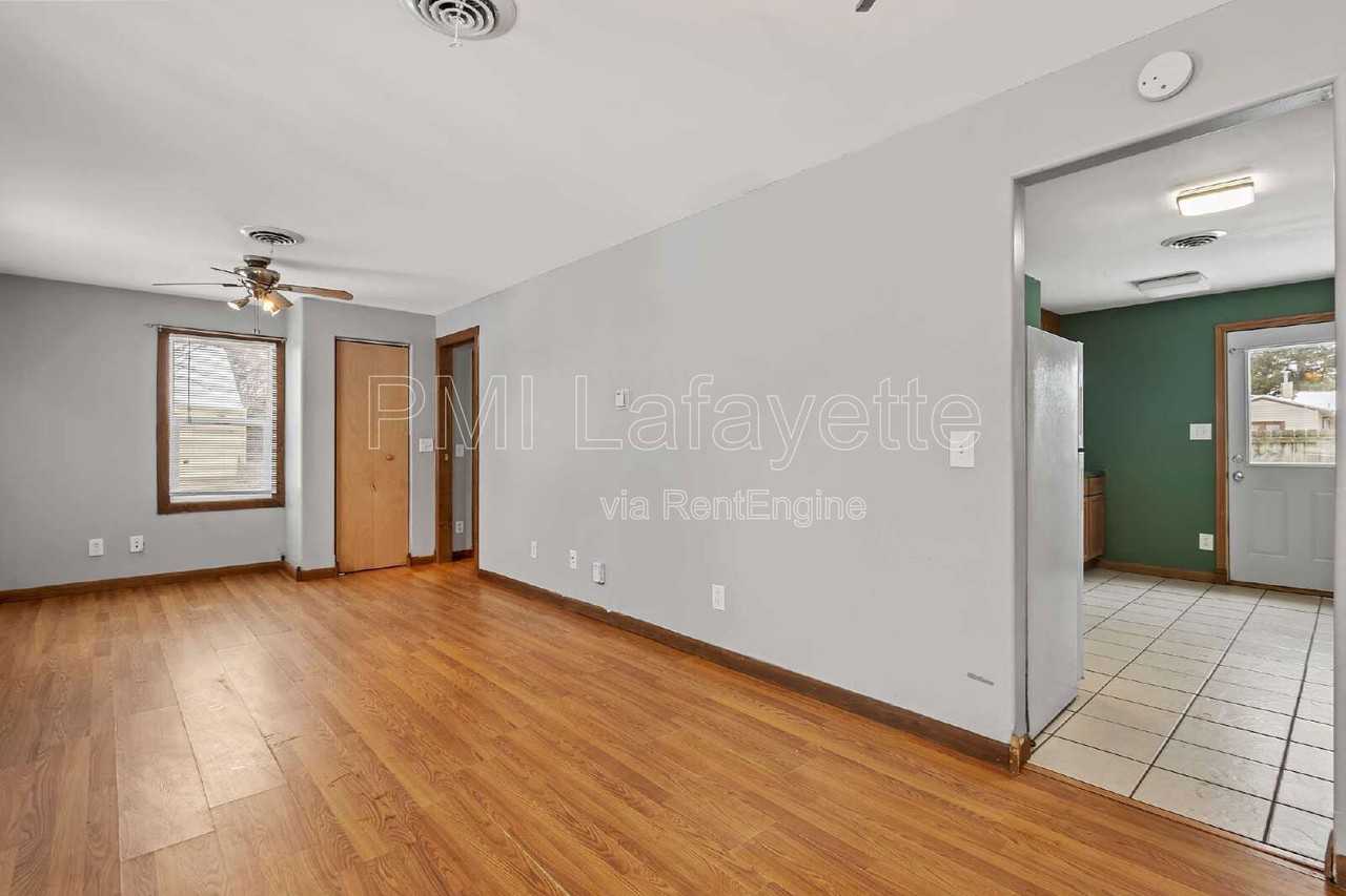 2115 Perrine St - Photo 3 of 10