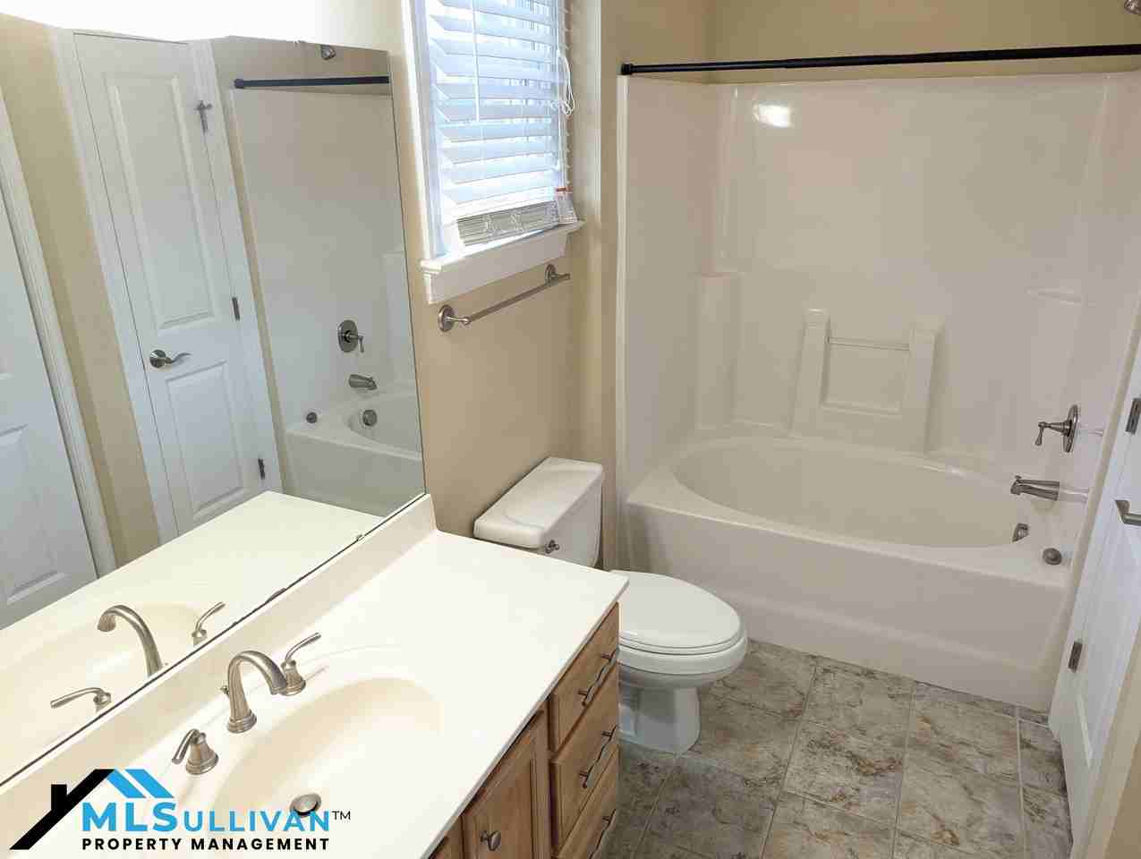 401 Finsbury St #200-1 - Photo 5 of 13