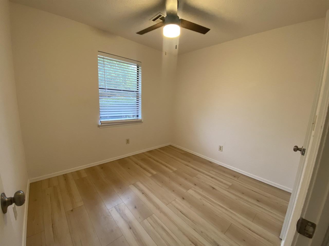 804 Hawks Nest Dr - Photo 2 of 13