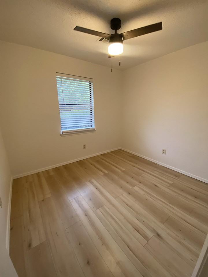 804 Hawks Nest Dr - Photo 3 of 13