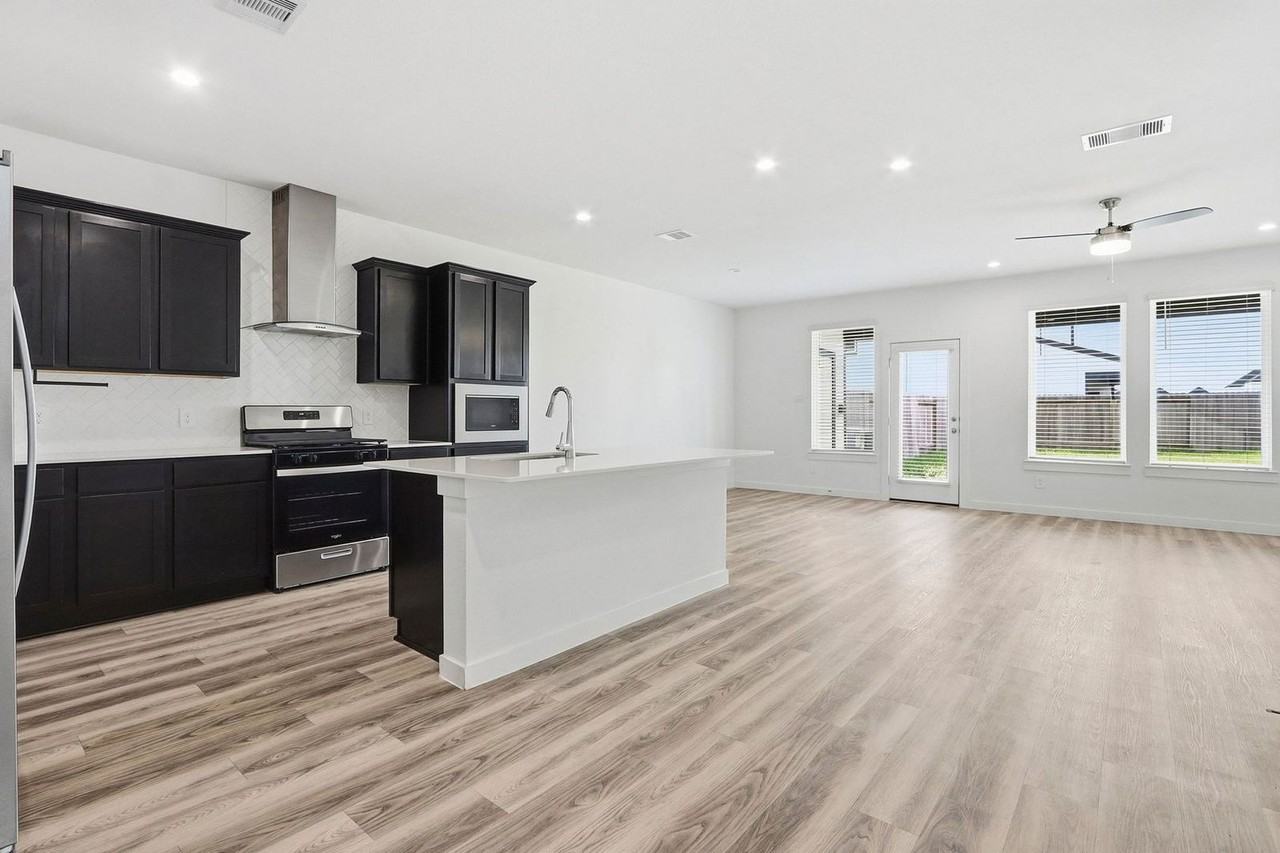 12330 Basilwood Dr - Photo 5 of 25