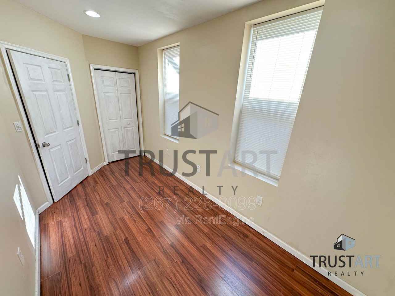 3042 N 15th St #2 - Photo 6 of 10