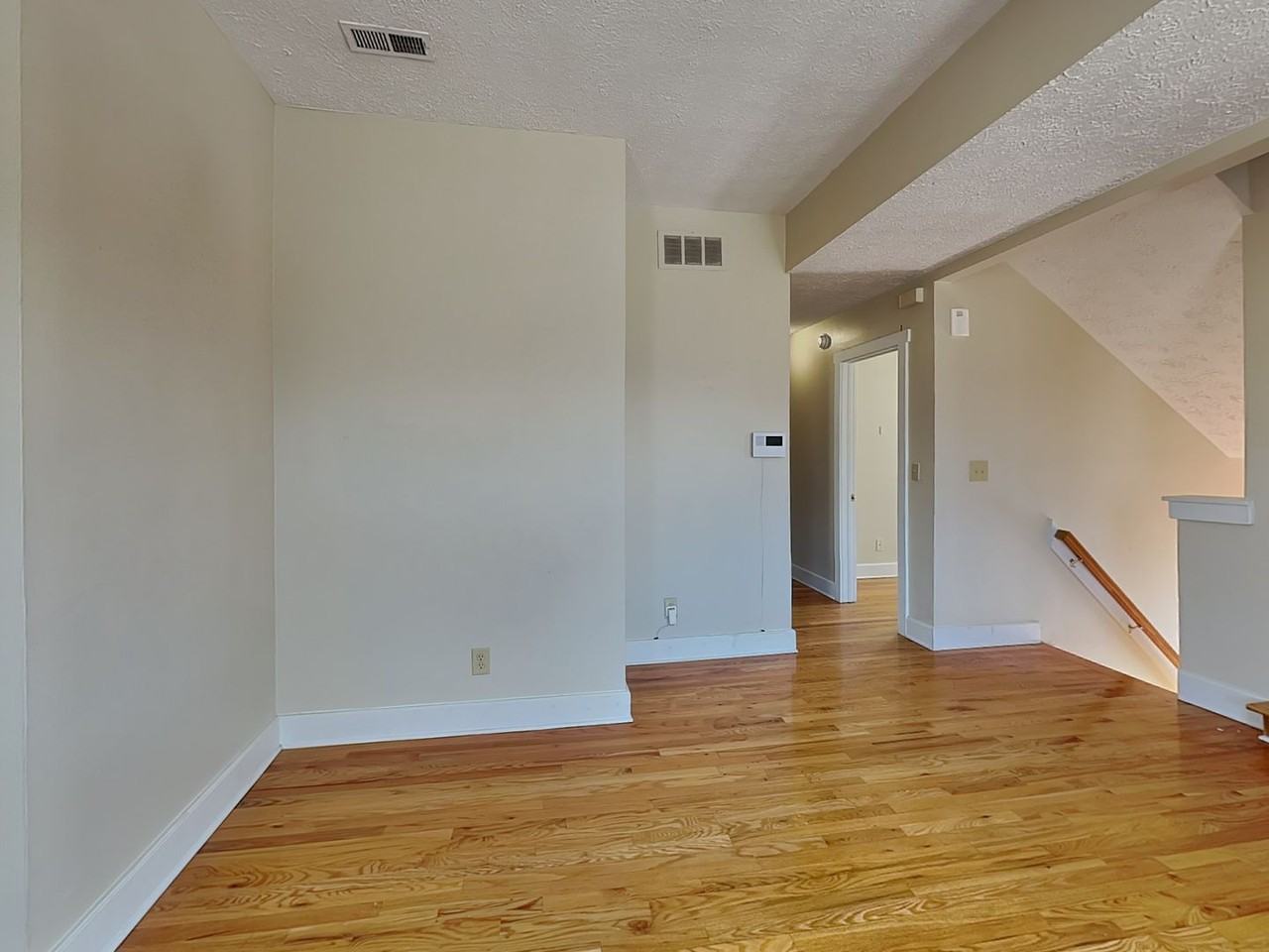 1394 Indianola Ave #C - Photo 2 of 15