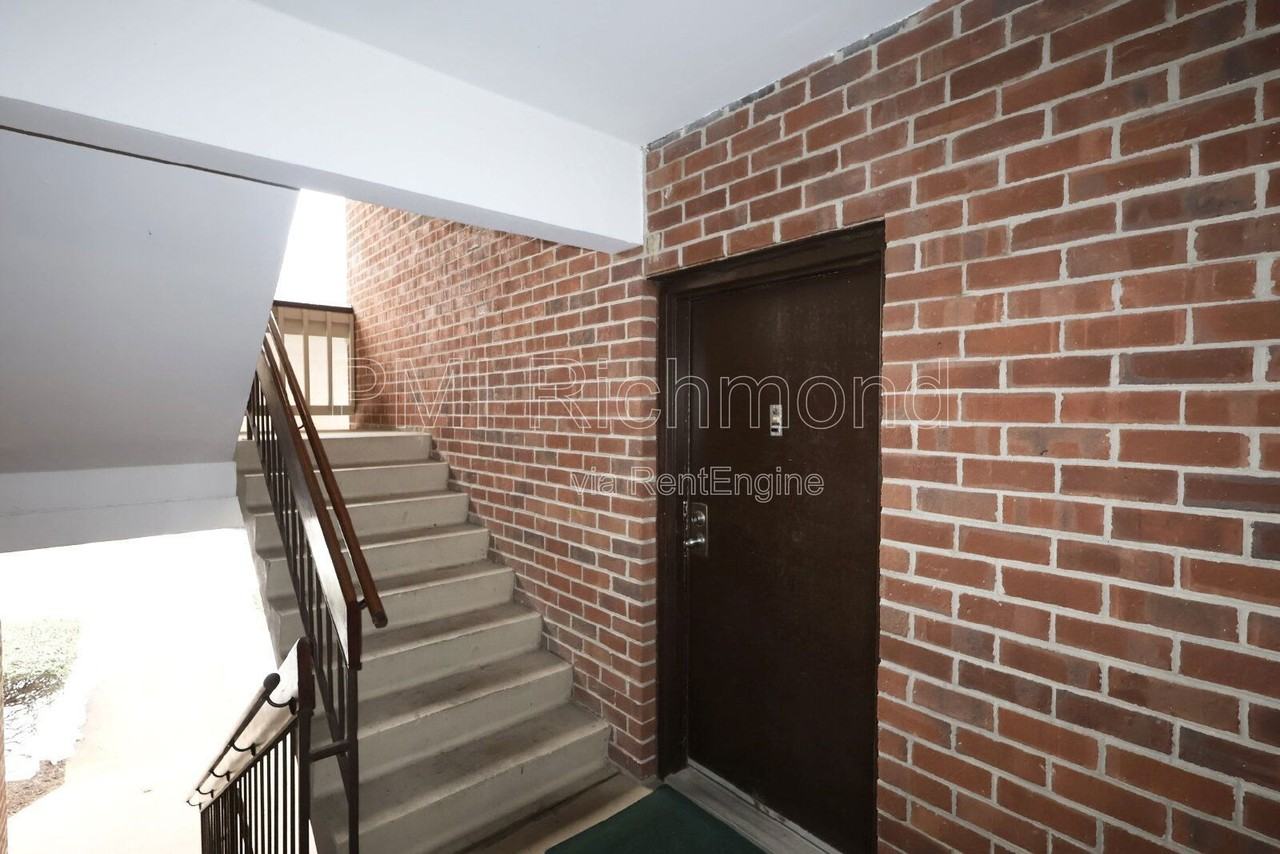 2113 Turtle Run Dr #5 - Photo 2 of 20