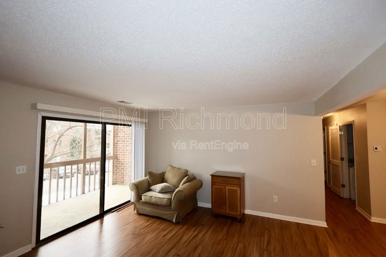 2113 Turtle Run Dr #5 - Photo 4 of 20