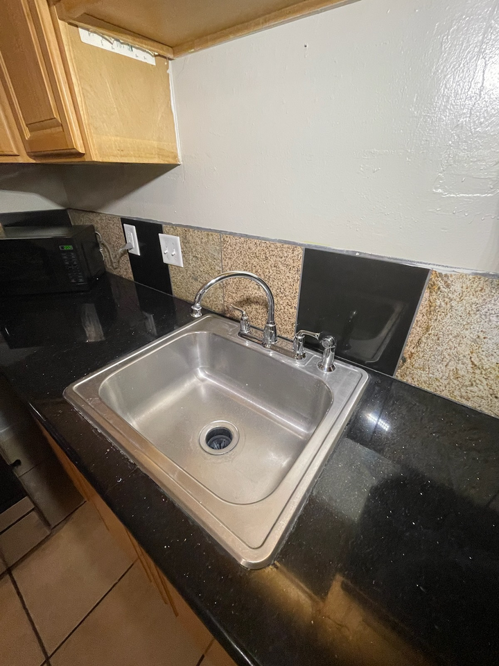 65 Gateway Ct #C - Photo 2 of 18