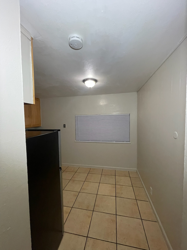 65 Gateway Ct #C - Photo 3 of 18