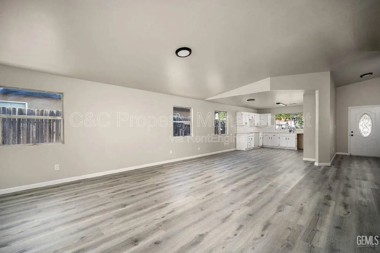 4304 Range Dr - Photo 5 of 14