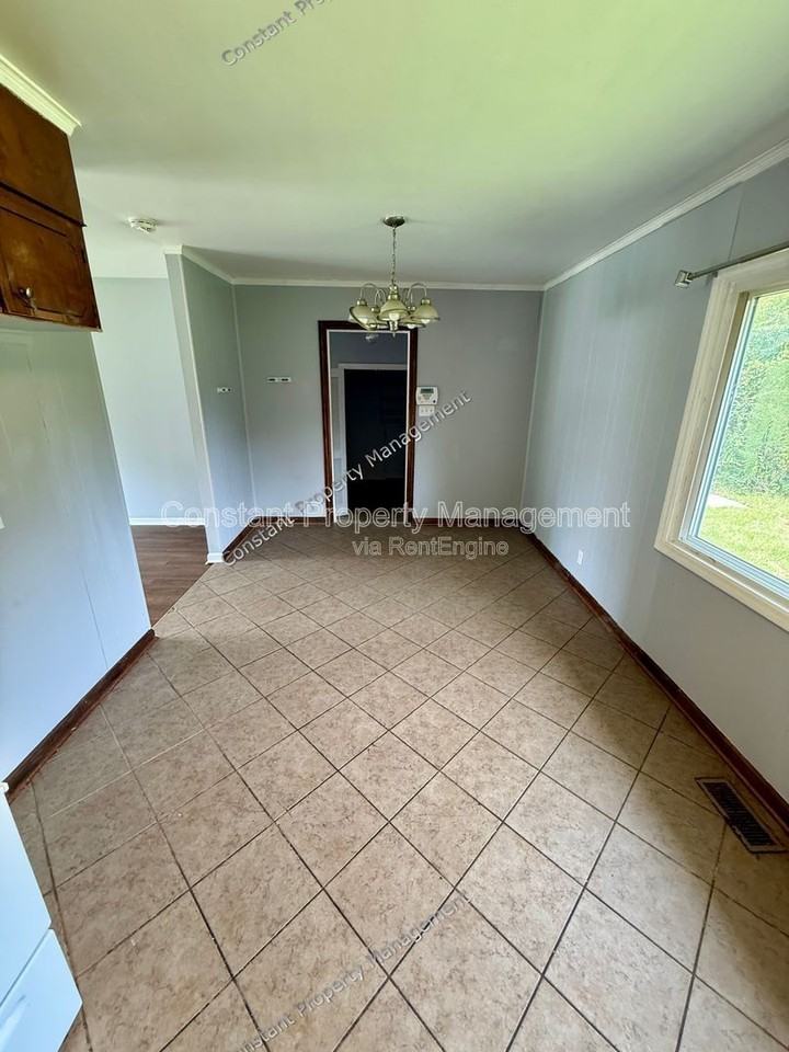 3343 Ohara Dr N - Photo 5 of 12