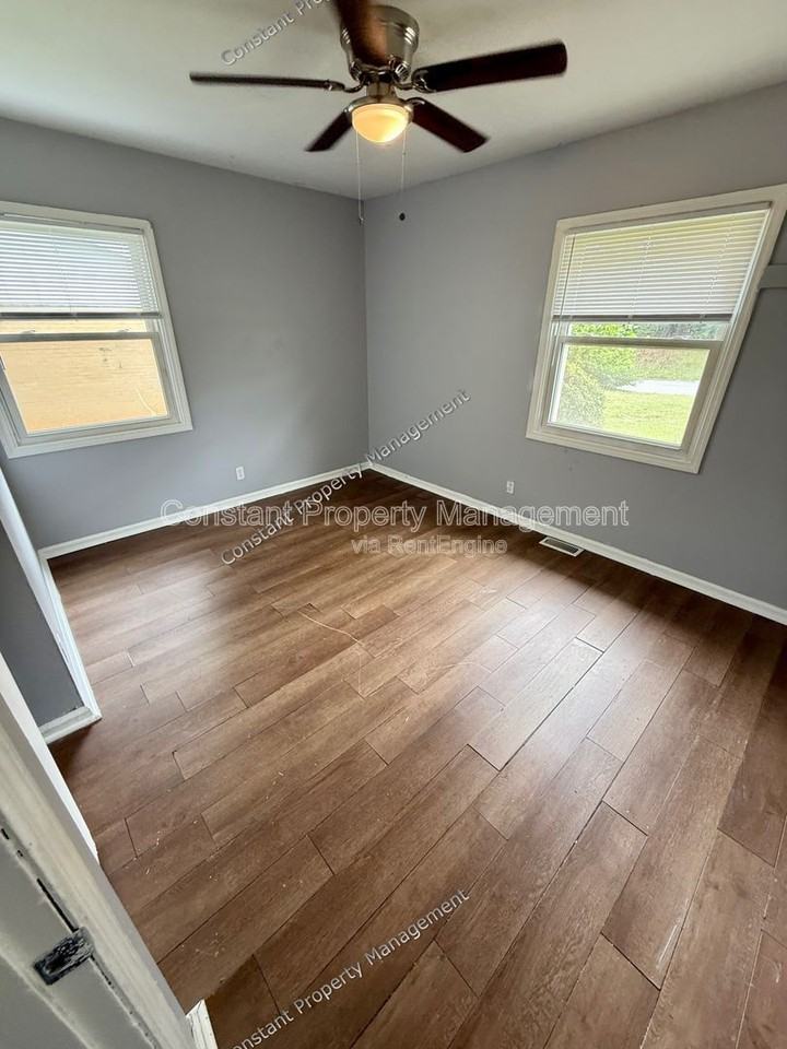 3343 Ohara Dr N - Photo 6 of 12