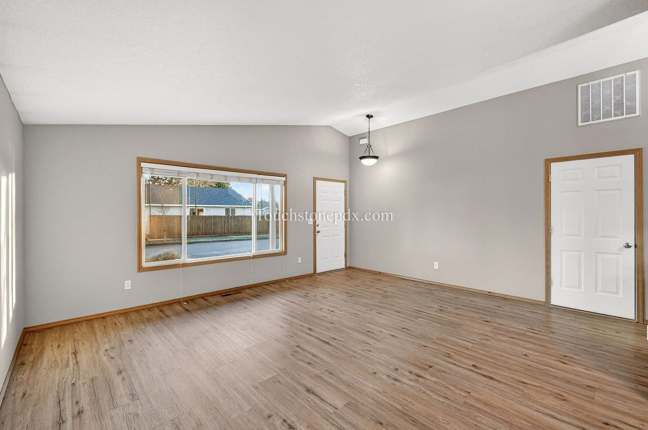 471 Nw 24th St - Photo 2 of 24