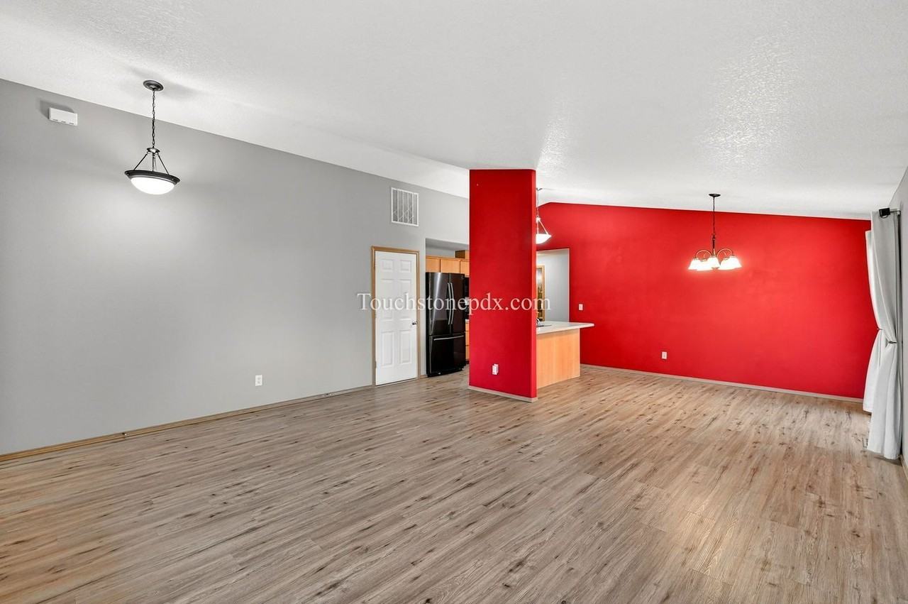 471 Nw 24th St - Photo 3 of 24