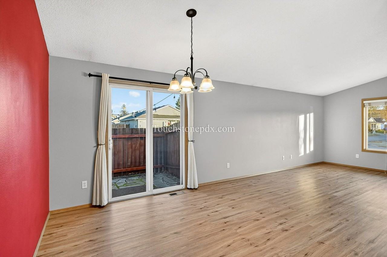 471 Nw 24th St - Photo 4 of 24