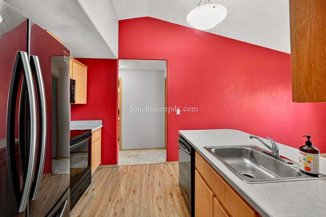 471 Nw 24th St - Photo 6 of 24