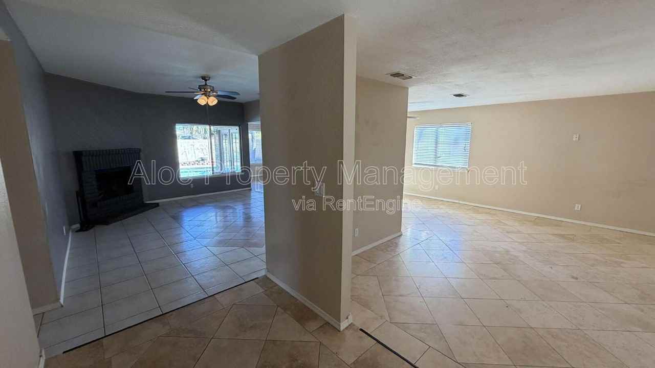 4624 W Chicago St - Photo 2 of 50