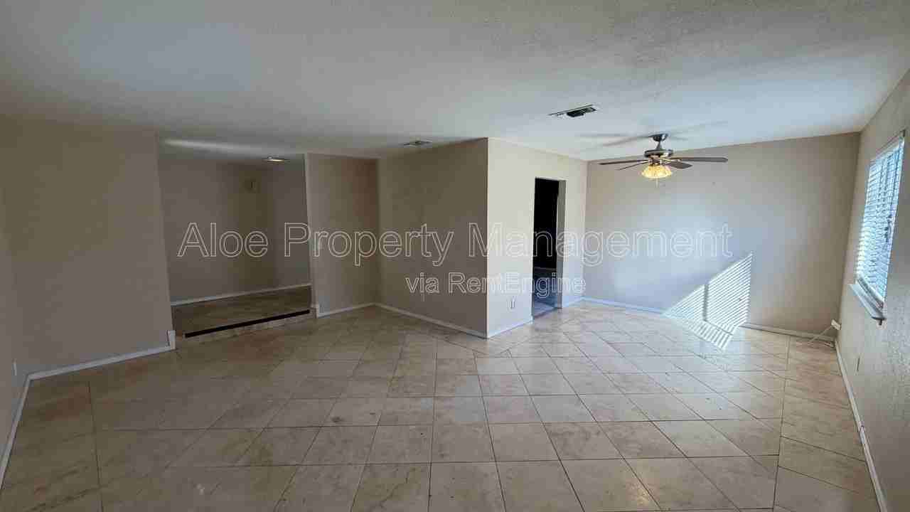 4624 W Chicago St - Photo 4 of 50