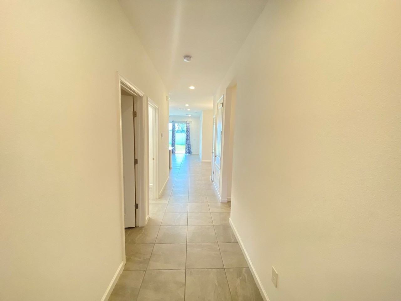 1273 Hendon Loop - Photo 4 of 48