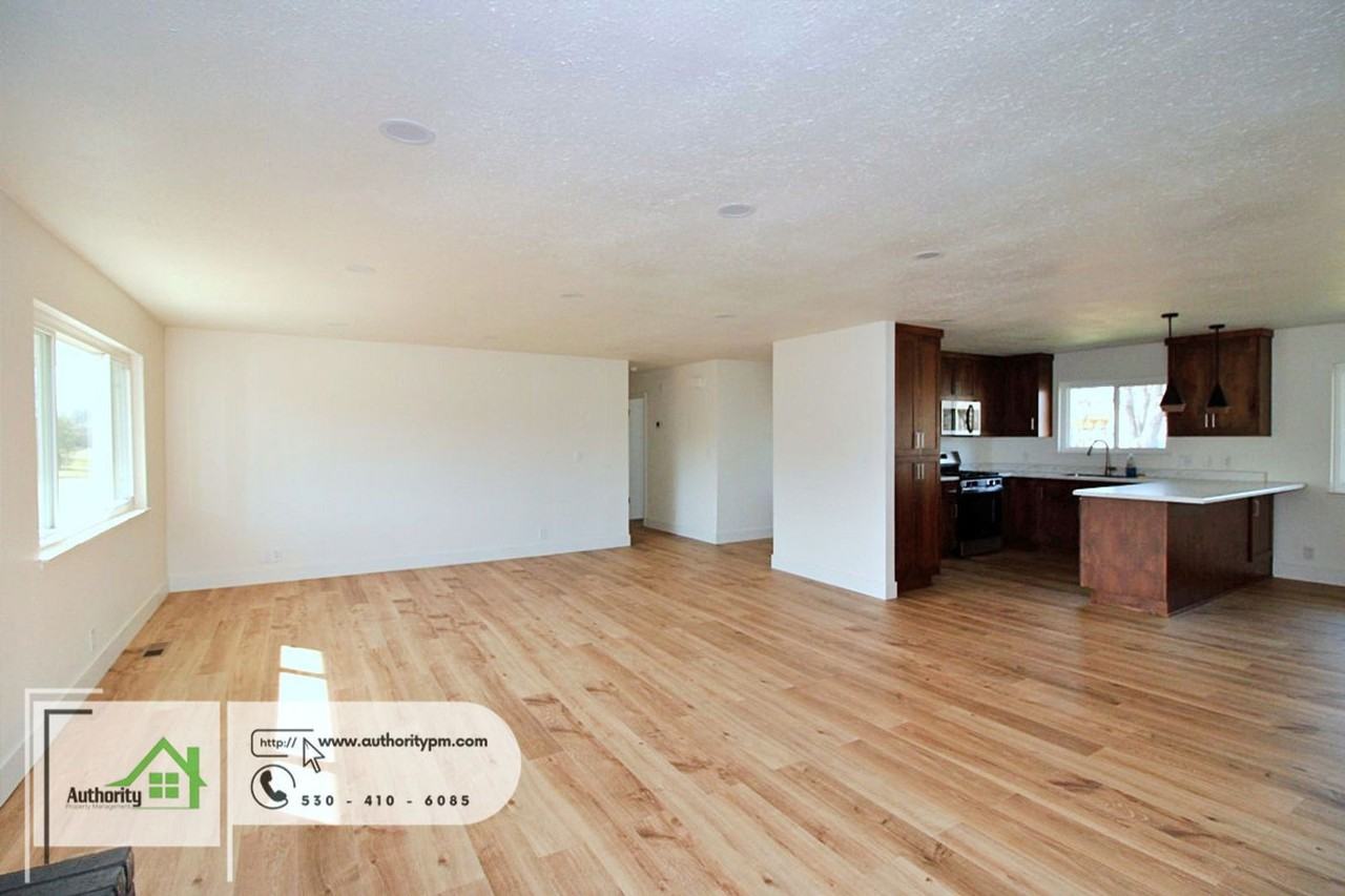 9905 Merryhill Ln - Photo 4 of 19