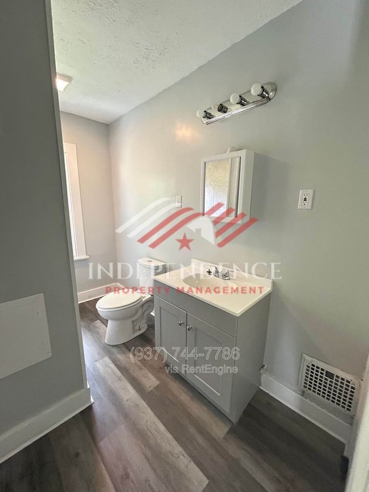 949 Ferndale Ave #951 - Photo 3 of 11