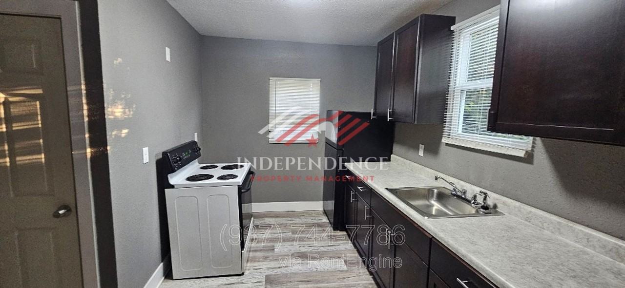 425 Brooklyn Ave - Photo 4 of 14