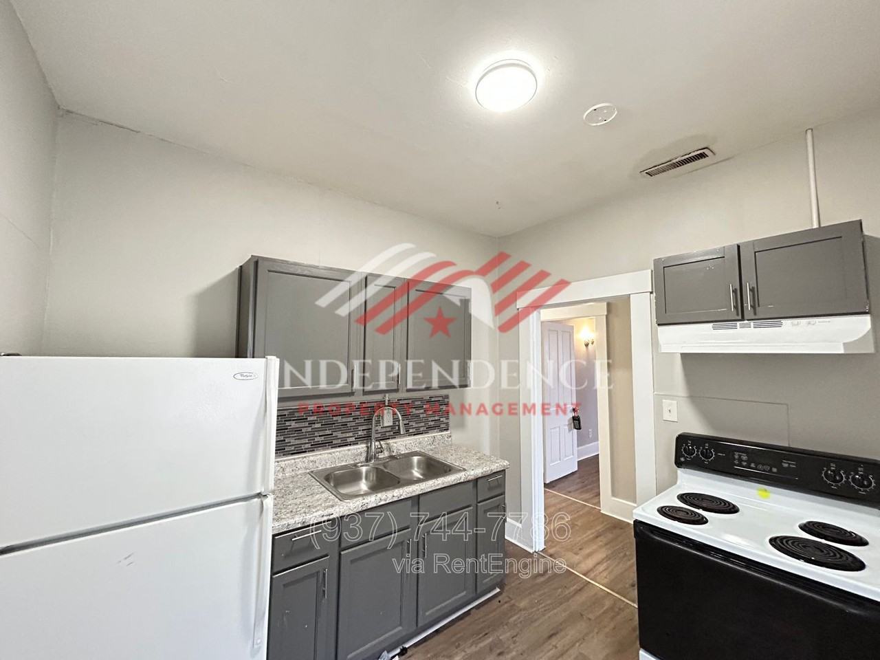 815 S Main St - Photo 7 of 9