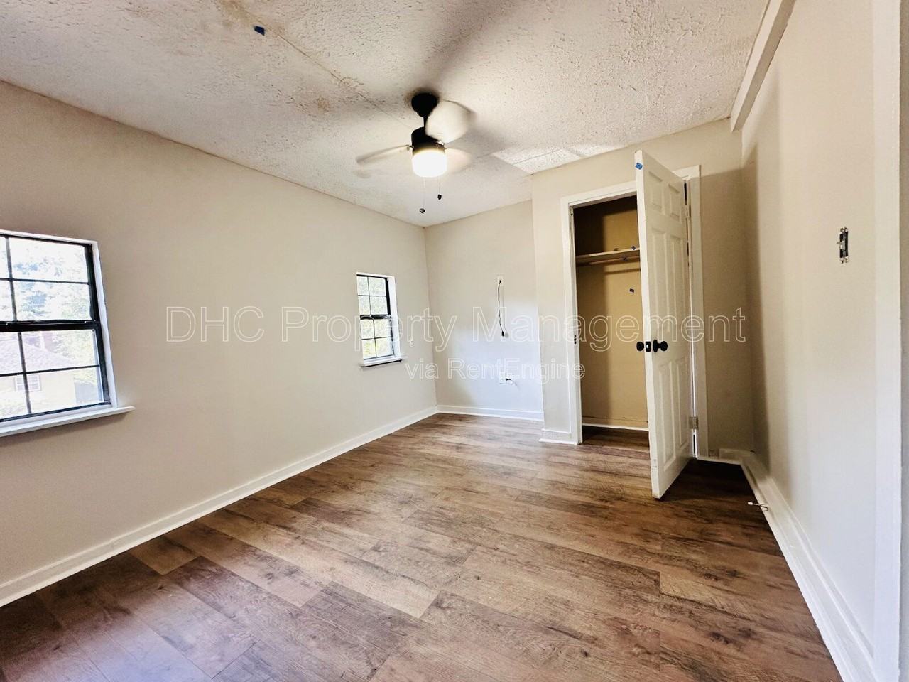 2207 Bell St #B - Photo 5 of 10