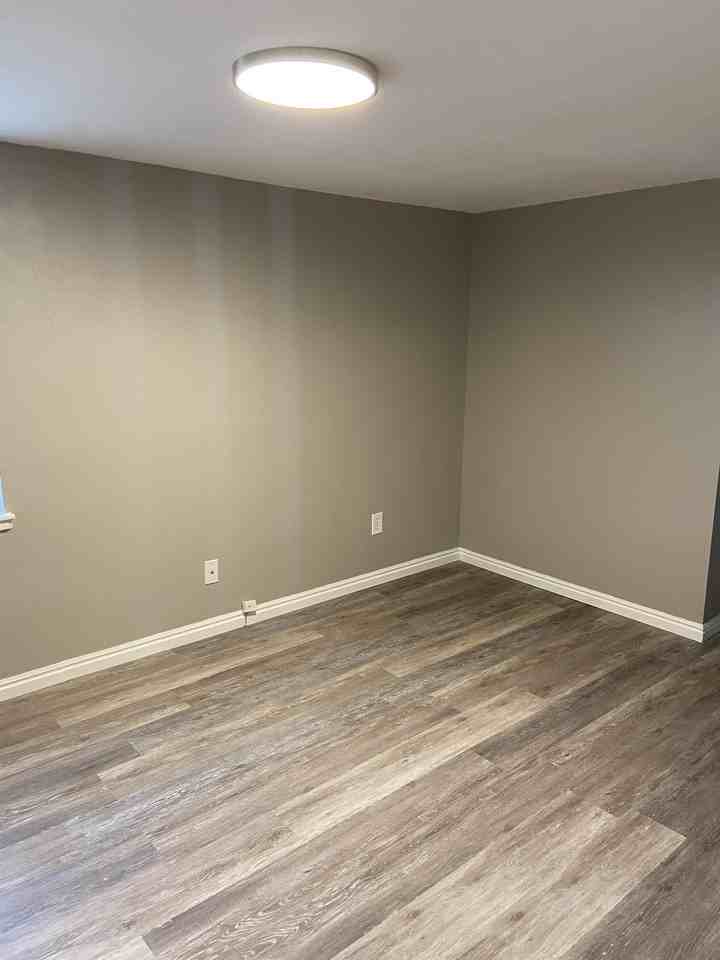 260 N 3rd W #B - Photo 5 of 9