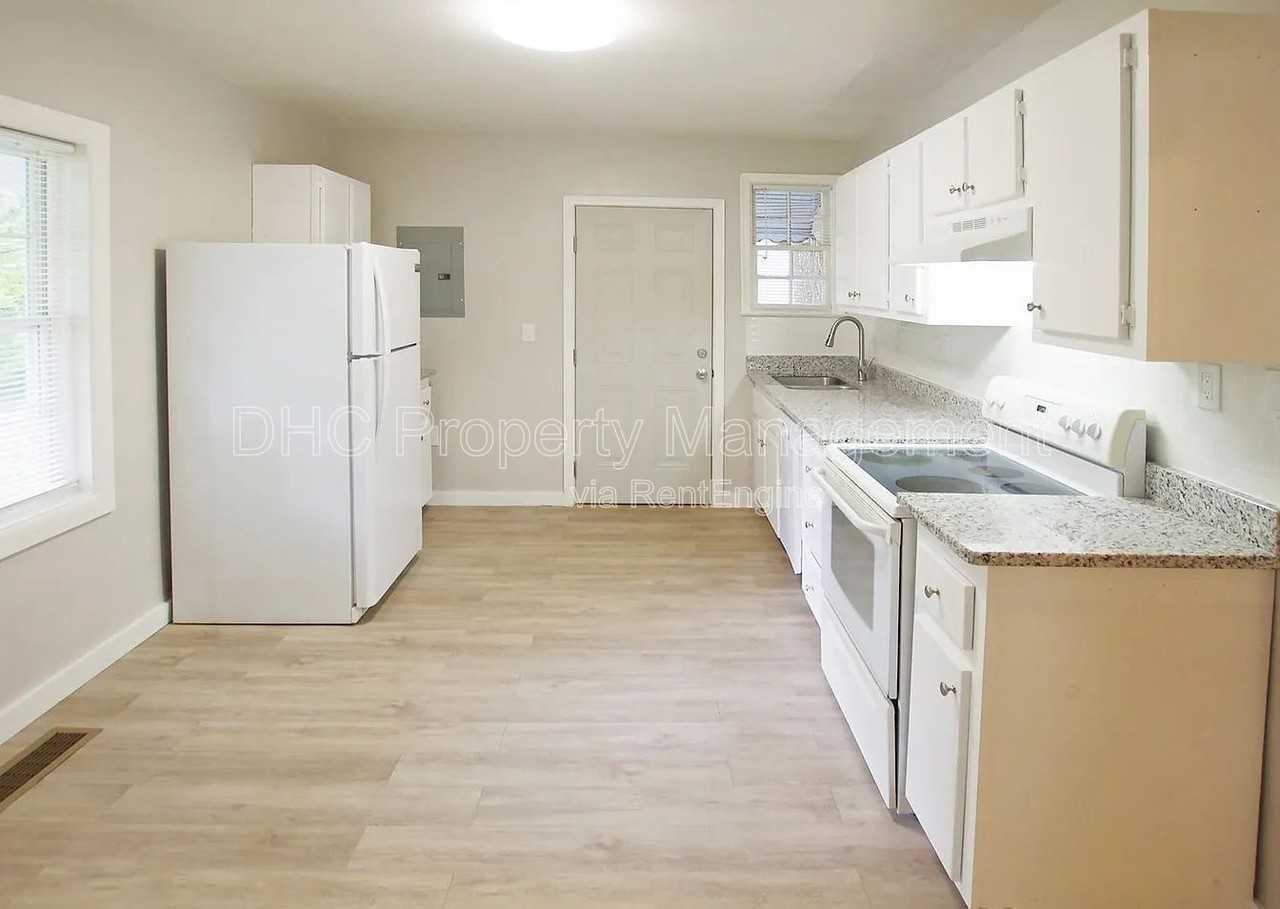 1237 Campbellton Pl Sw - Photo 5 of 12