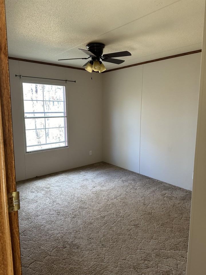 430 Lytle Cove Rd - Photo 7 of 15