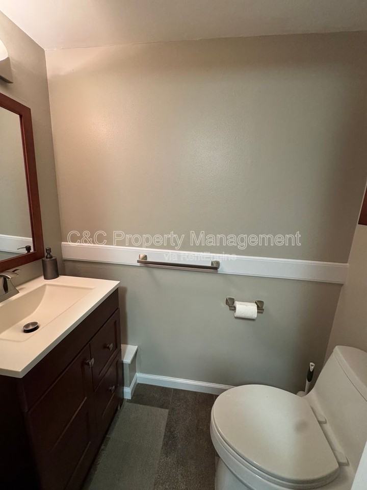 912 Sunnybrae Ln - Photo 5 of 11