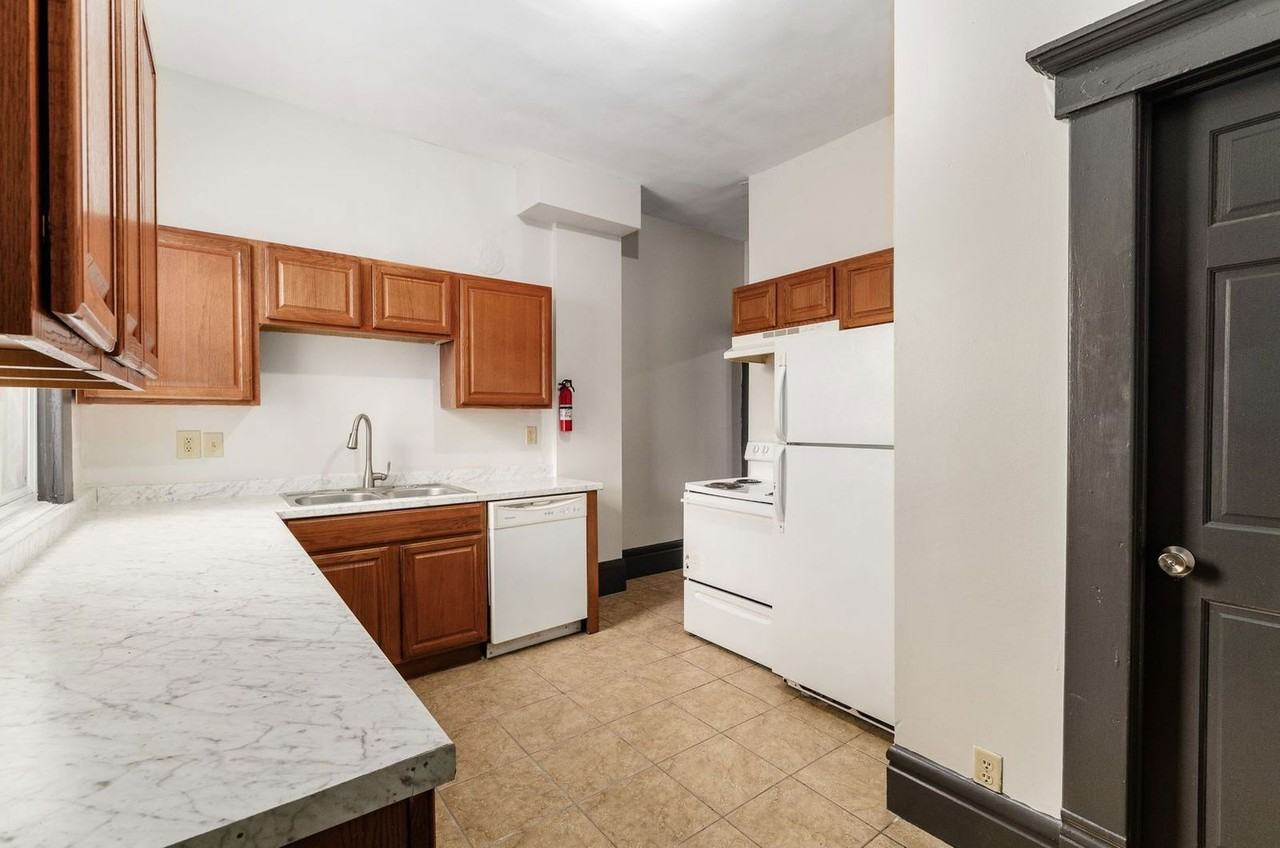 182 W 8th Ave - Photo 3 of 28