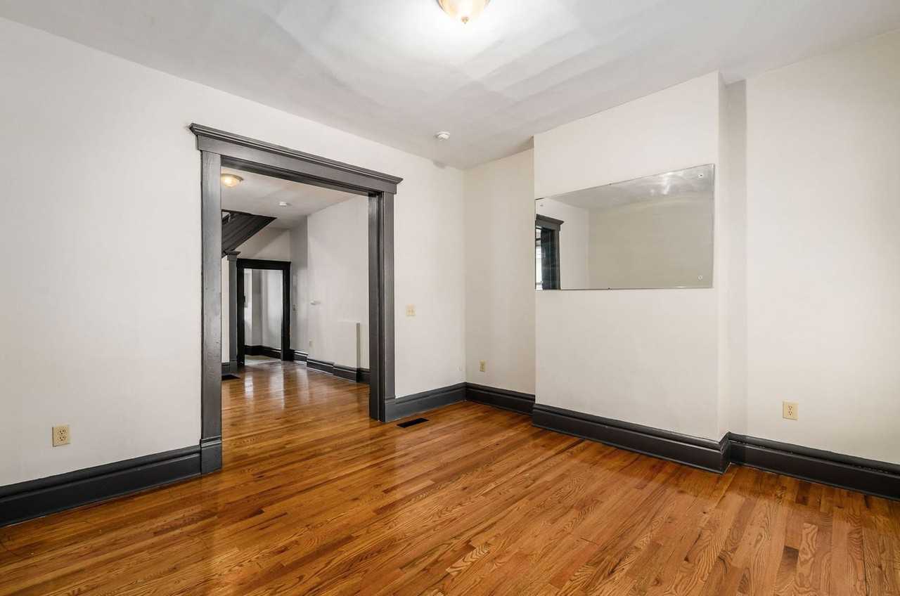 182 W 8th Ave - Photo 5 of 28