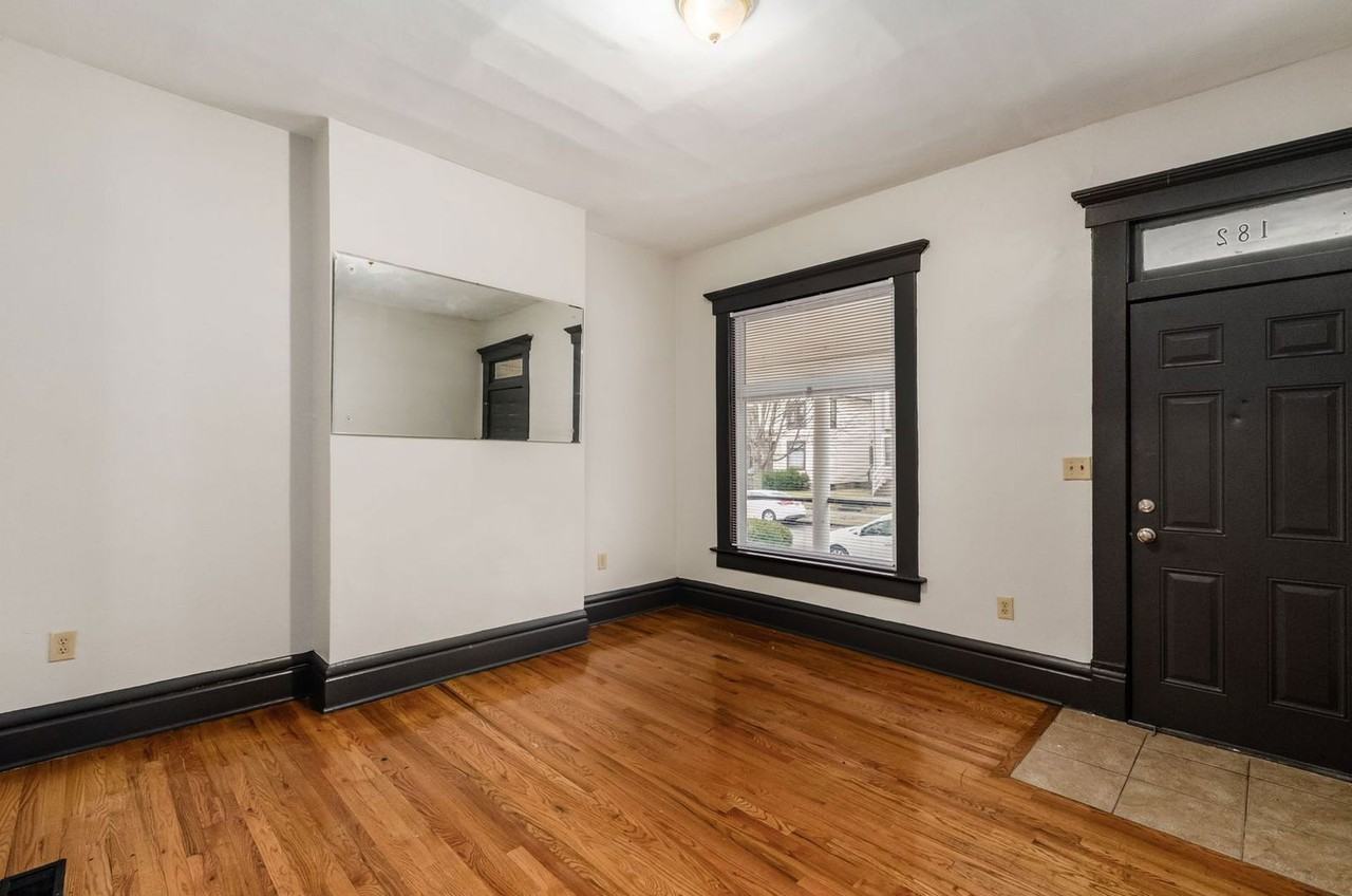 182 W 8th Ave - Photo 6 of 28