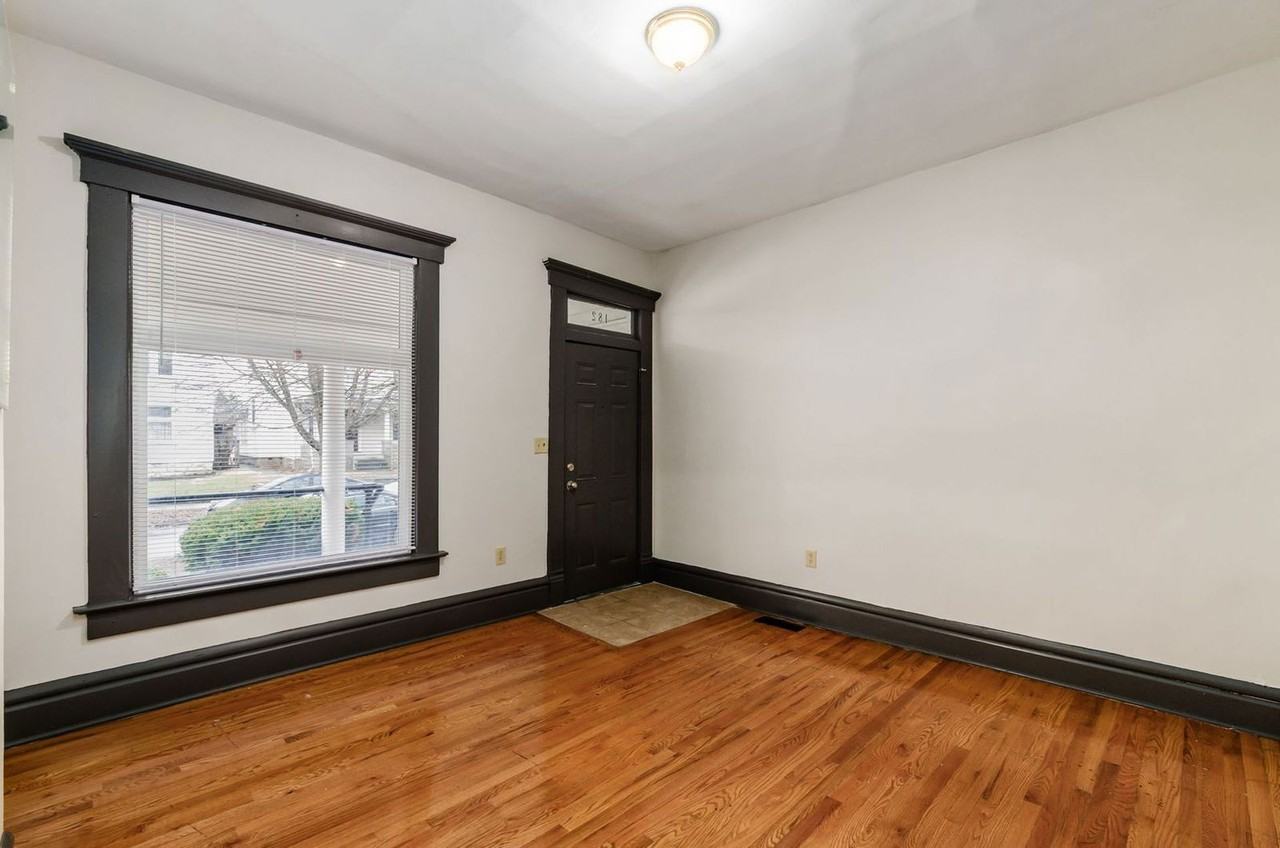 182 W 8th Ave - Photo 7 of 28