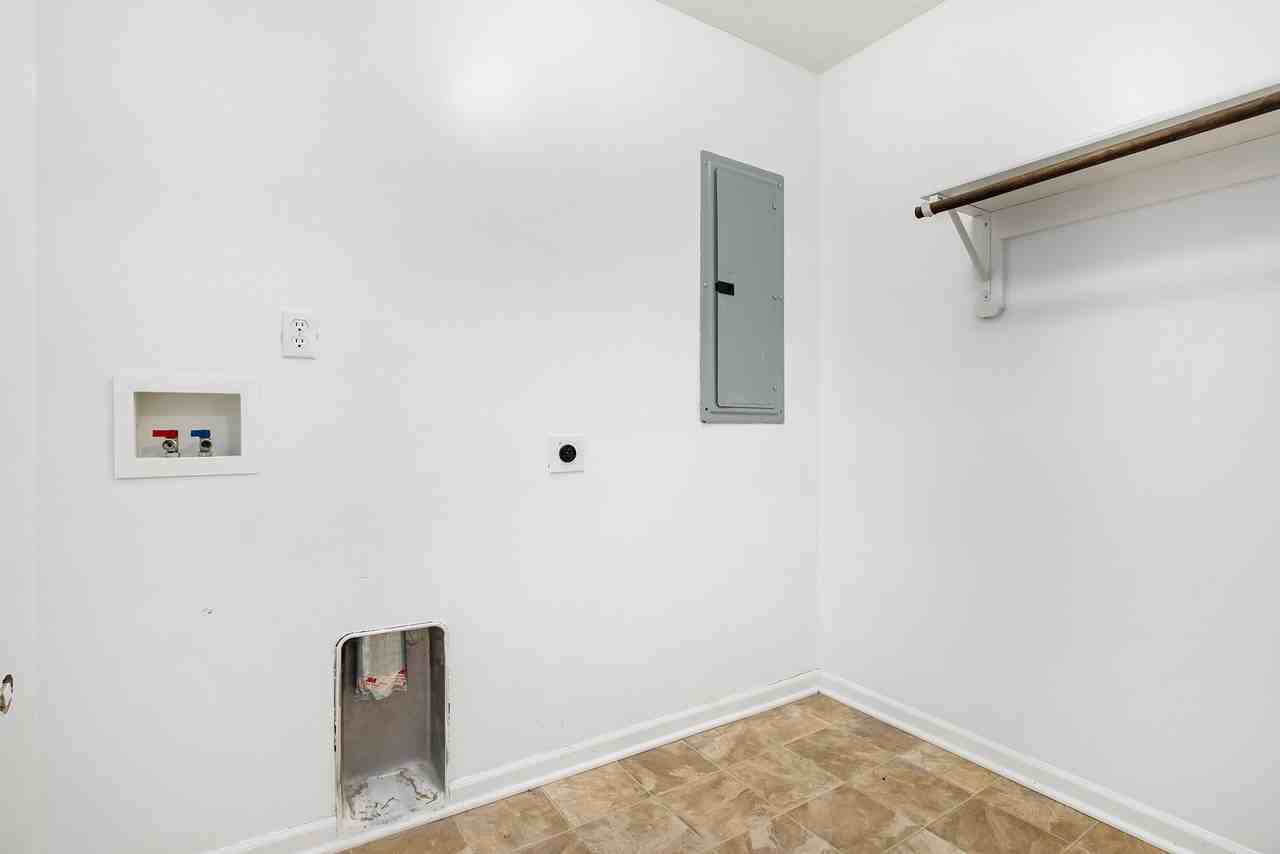 8328 N Nodaway Ave #8328 - Photo 4 of 13