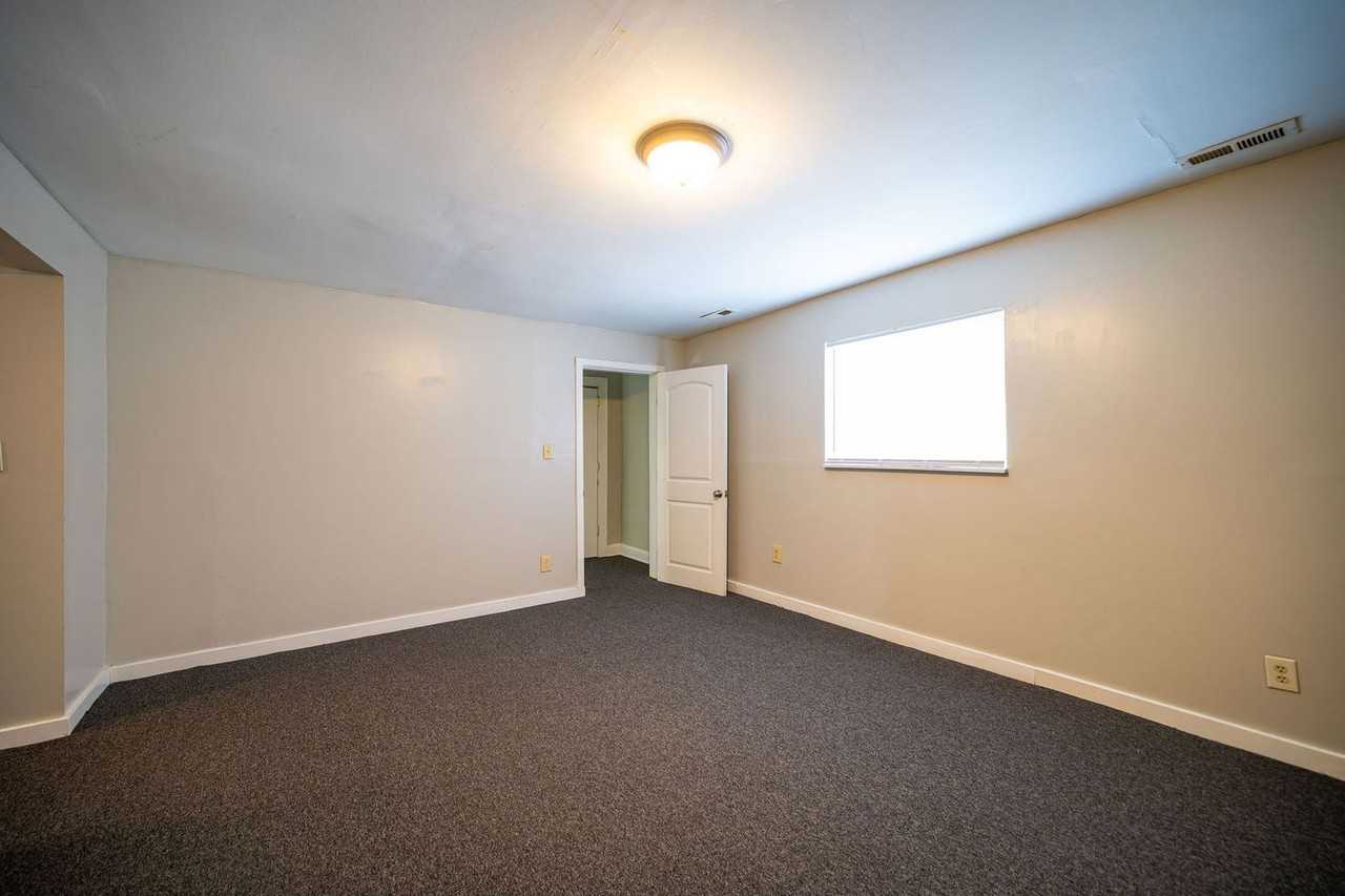 1298 N 5th St - Photo 5 of 11