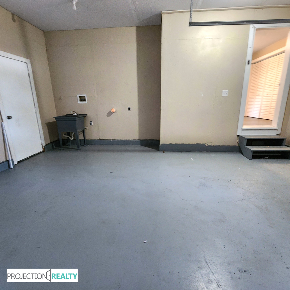 1538 Ne Dekum St - Photo 7 of 21