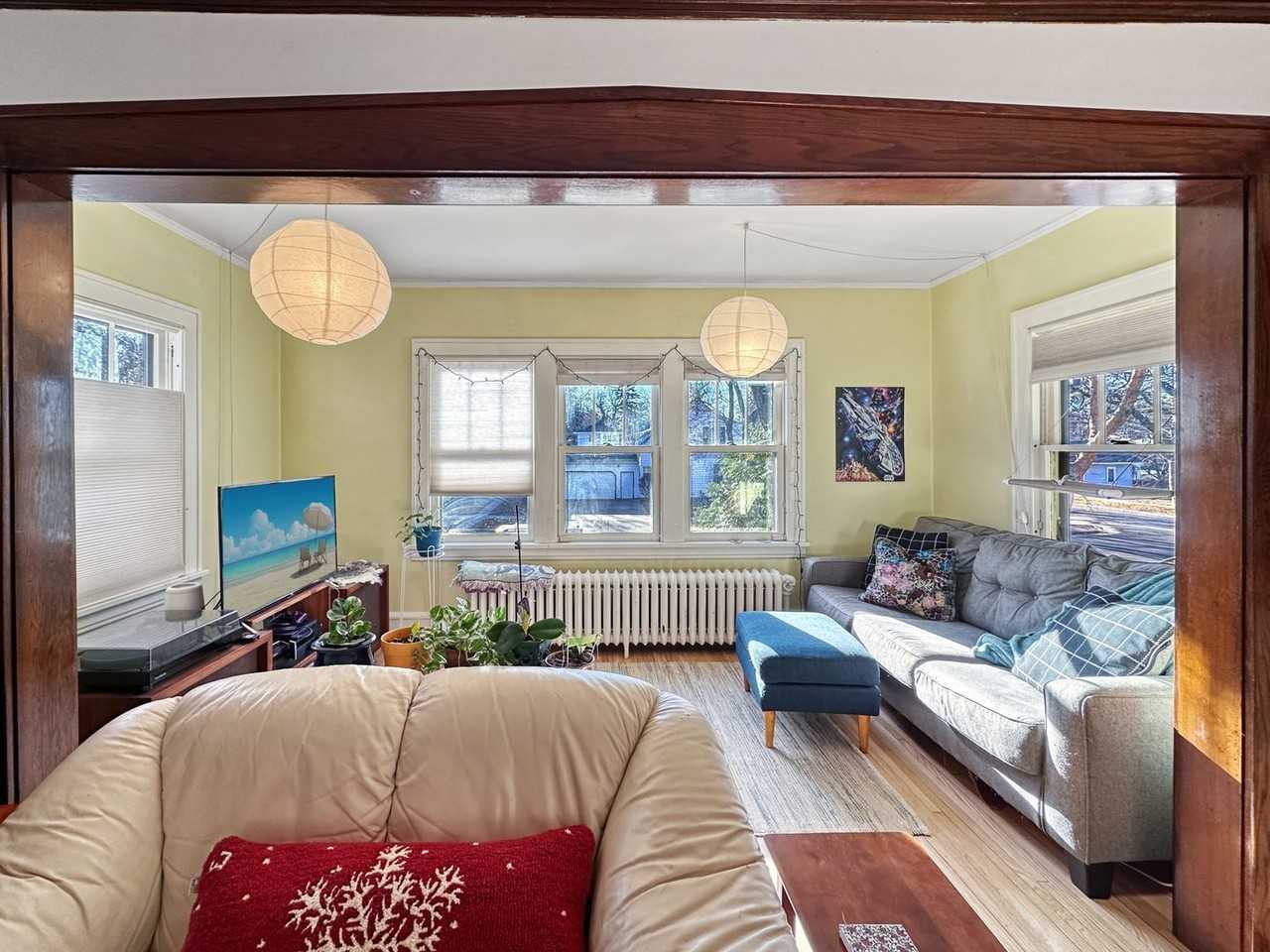 2011 Ashland Ave - Photo 6 of 17