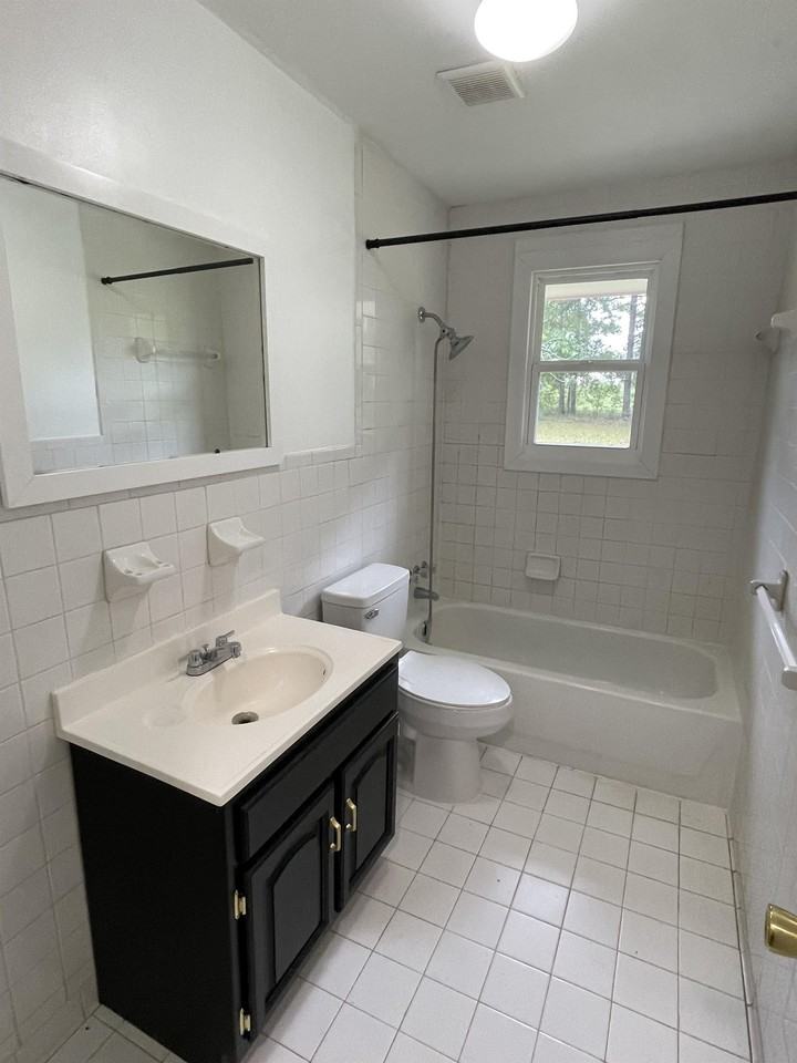 904 Warthen St - Photo 7 of 9