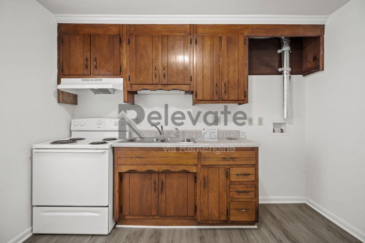 402 Dupuy Ave #B - Photo 2 of 17