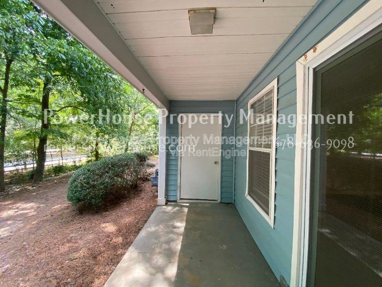 5043 Brookside Ct - Photo 6 of 31