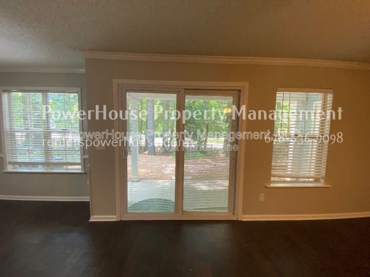 5043 Brookside Ct - Photo 7 of 31