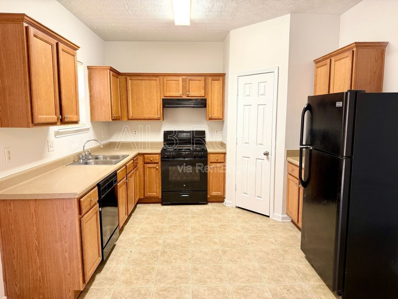 150 Abenberg Ct - Photo 6 of 23